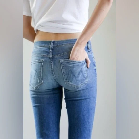 MOTHER DENIM EUC 26 
WEEKENDER FRAY IN “RACING
HEARTS” - Picture 6 of 14